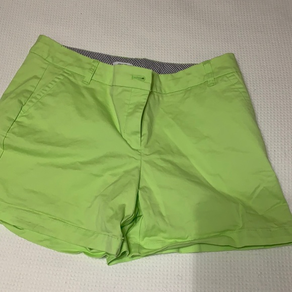 Bright green shorts EUC perfect condition - Picture 1 of 7